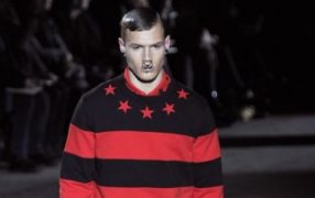 Wintertrend: Christmas-Rot zu tiefstem Schwarz