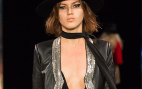 Trends Sommer 2015: deep v-necks
