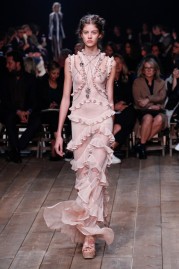 Alexander McQueen Sommertrends 2016 Modepilot