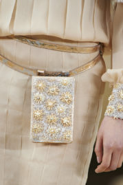 chanel tasche hip bag handytasche it bag couture hüfte smartphone