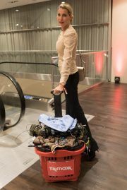 Giulia Siegel mit vollem Körbchen