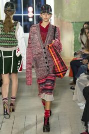 Burberry Kaia Gerber all catwalk pics Modepilot 2018 Runway