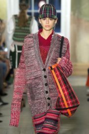 Burberry Kaia Gerber all catwalk pics Modepilot 2018 Runway