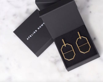 Atelier Romy Ohrringe Modepilot Geschenk Gold Schwarz