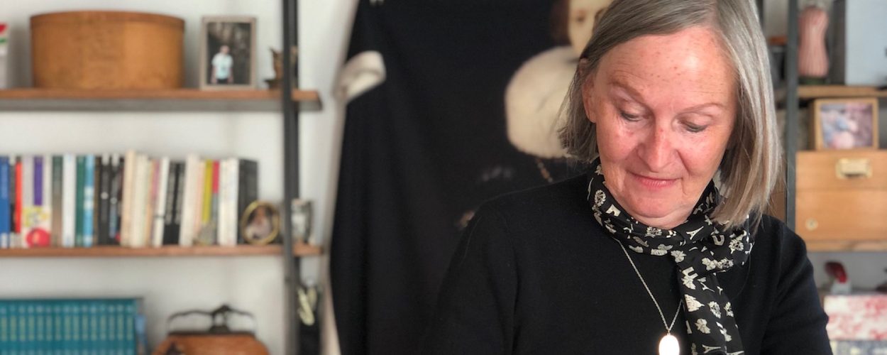 Caps aus Chanel-, Dior- und anderen Designerstoffen