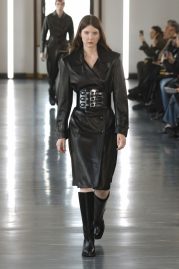 Modepilot Lederkleid 2025 Mailand