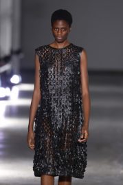 Olly Schinder Modepilot 2025 Runway Catwalk
